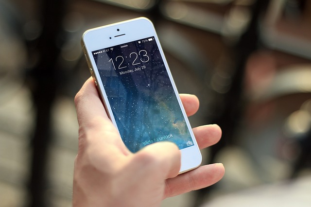 Apple iPhone XS odhalil hodinky detekujúce pád